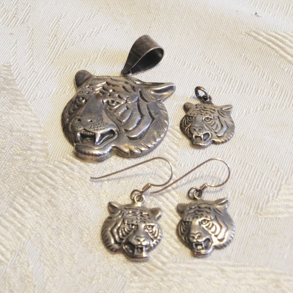 TIGER STERLING SILVER PENDANTS (2) & EARRINGS